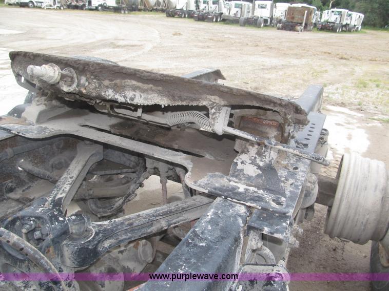 image for item F7055 2006 Kenworth T800 semi truck