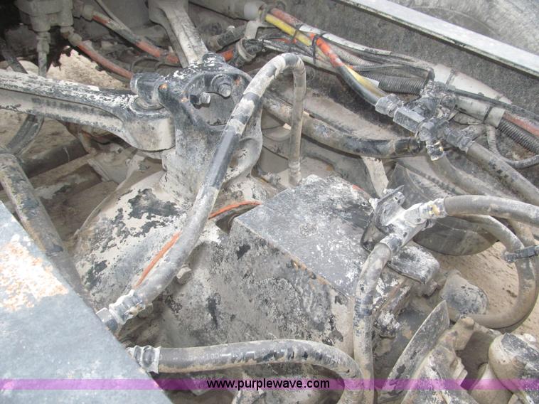 image for item F7055 2006 Kenworth T800 semi truck