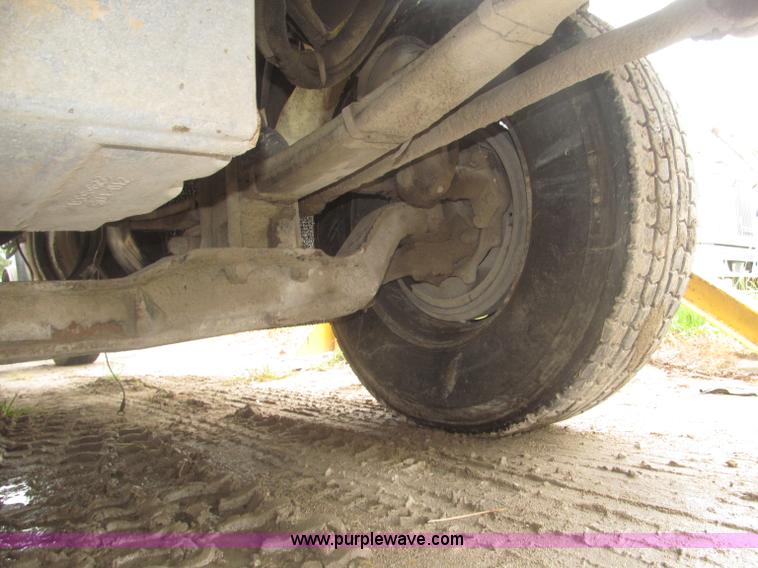 image for item F7055 2006 Kenworth T800 semi truck