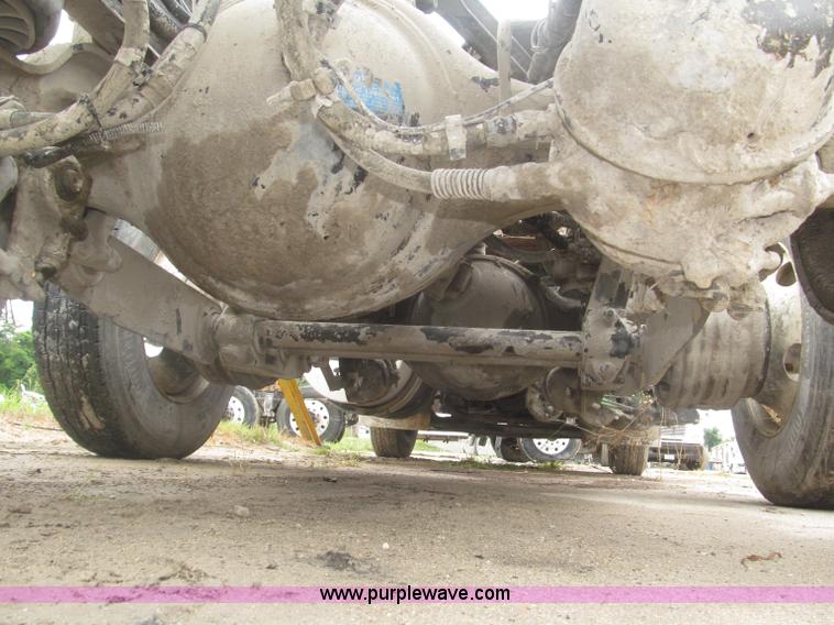 image for item F7055 2006 Kenworth T800 semi truck