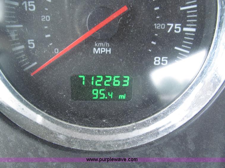 image for item F7056 2007 Kenworth T800 semi truck