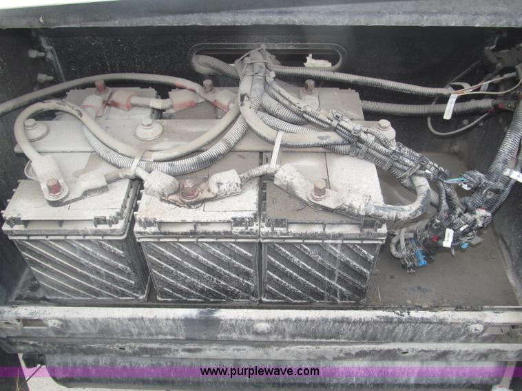 image for item F7056 2007 Kenworth T800 semi truck