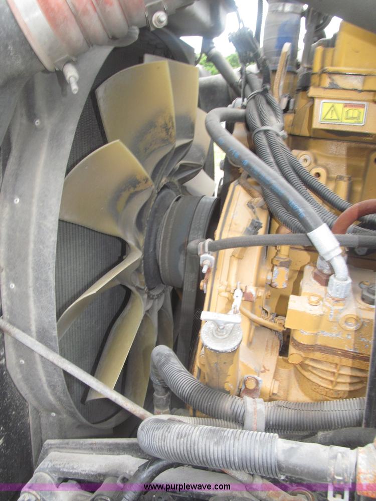 image for item F7056 2007 Kenworth T800 semi truck