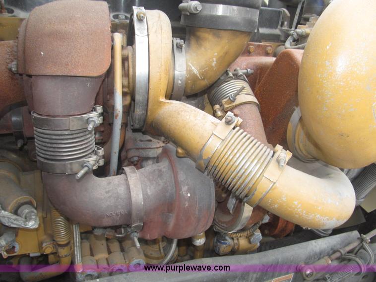 image for item F7056 2007 Kenworth T800 semi truck