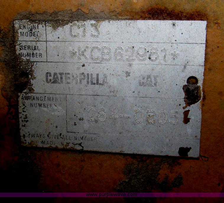 image for item F7056 2007 Kenworth T800 semi truck