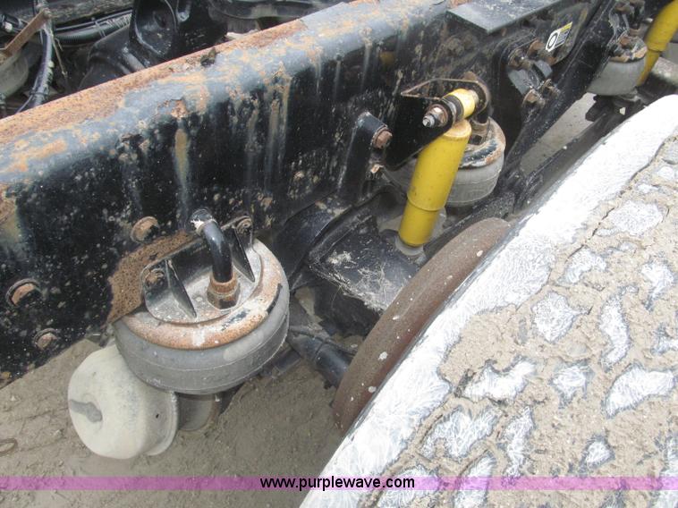 image for item F7056 2007 Kenworth T800 semi truck