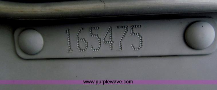 image for item F7056 2007 Kenworth T800 semi truck