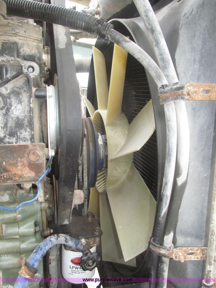 image for item F7057 1995 Freightliner FLD120SD semi truck