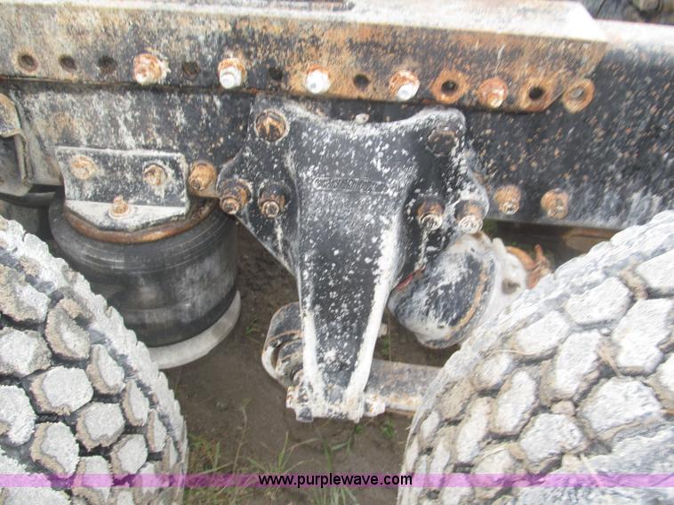 image for item F7057 1995 Freightliner FLD120SD semi truck