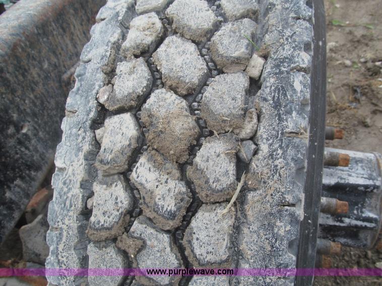 image for item F7057 1995 Freightliner FLD120SD semi truck