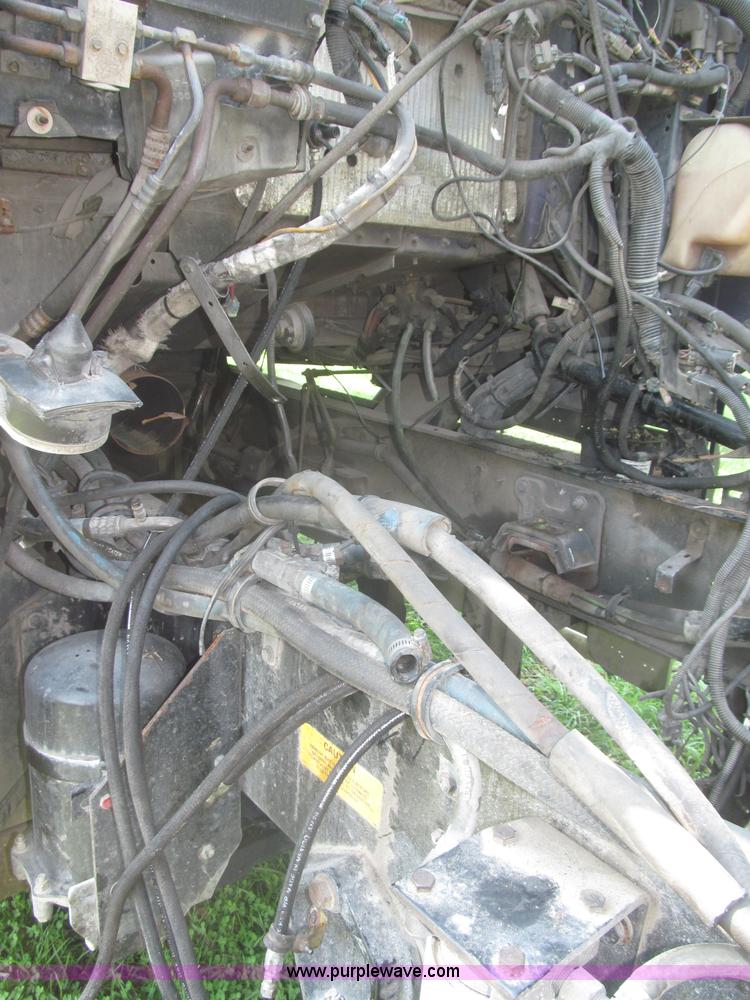 image for item F7075 2000 Kenworth W900 semi truck