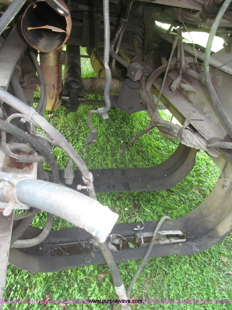 image for item F7075 2000 Kenworth W900 semi truck