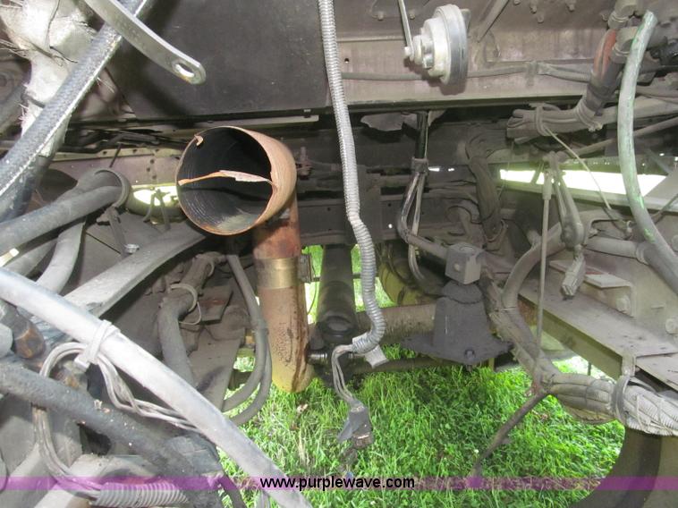 image for item F7075 2000 Kenworth W900 semi truck