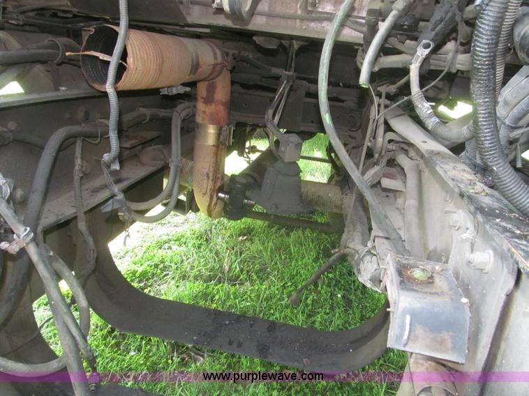 image for item F7075 2000 Kenworth W900 semi truck