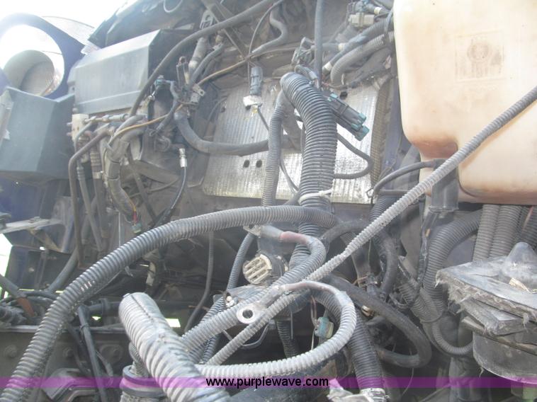 image for item F7075 2000 Kenworth W900 semi truck