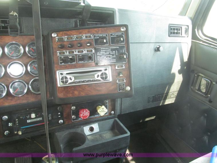 image for item F7075 2000 Kenworth W900 semi truck