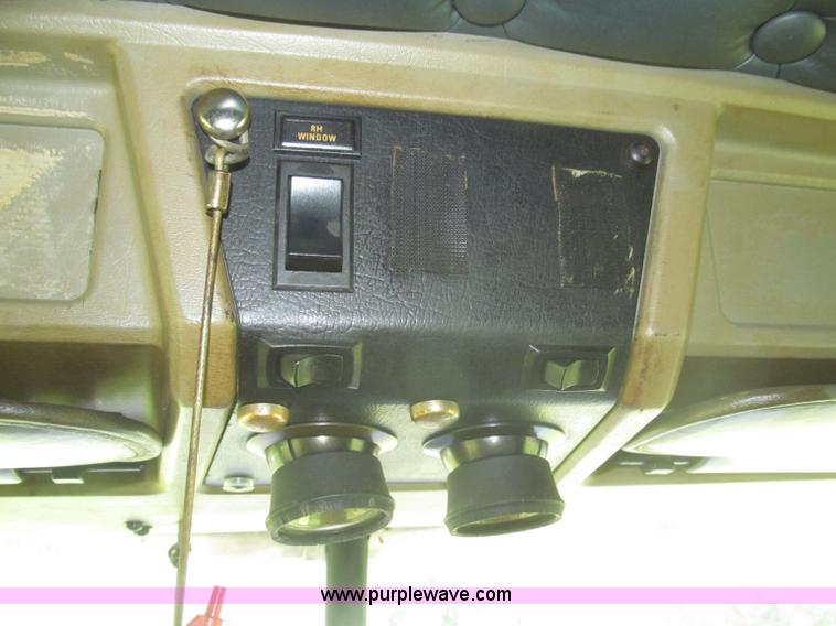 image for item F7075 2000 Kenworth W900 semi truck