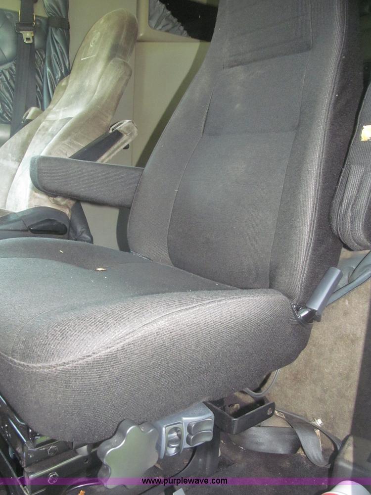 image for item F7075 2000 Kenworth W900 semi truck