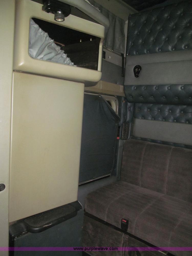 image for item F7075 2000 Kenworth W900 semi truck