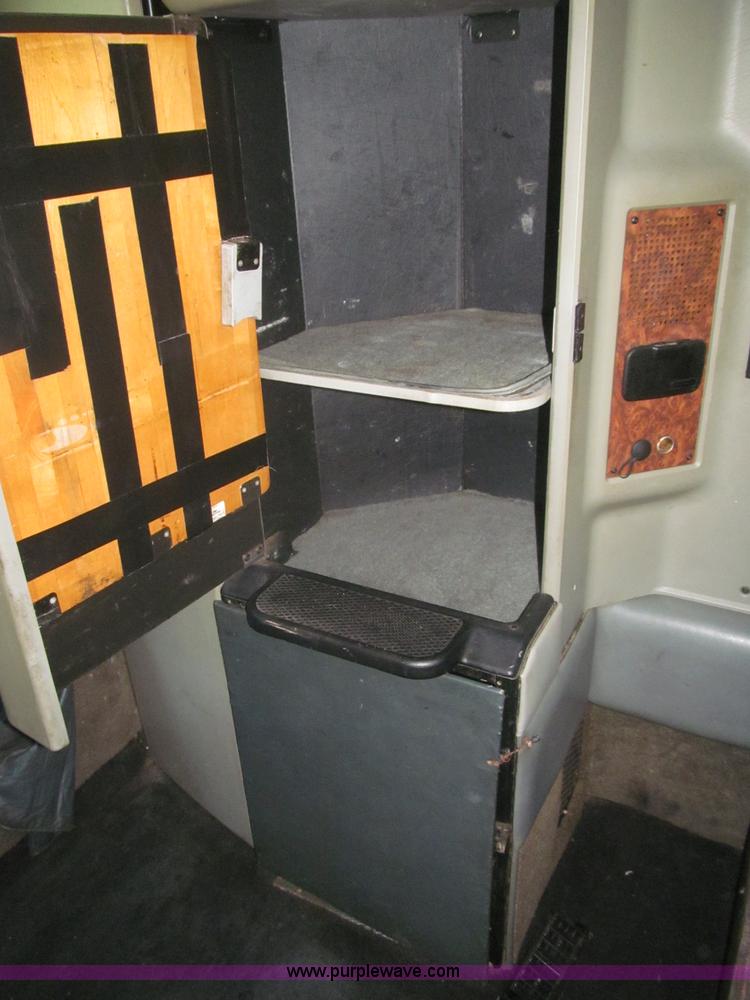 image for item F7075 2000 Kenworth W900 semi truck