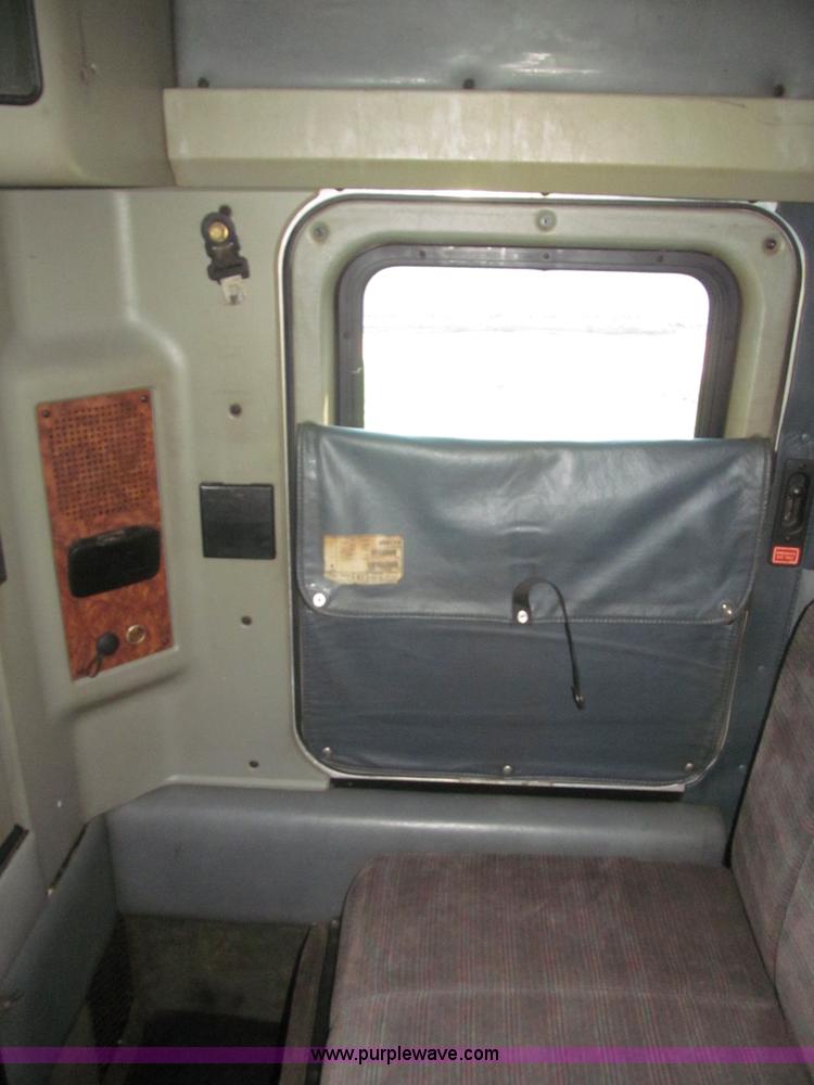 image for item F7075 2000 Kenworth W900 semi truck