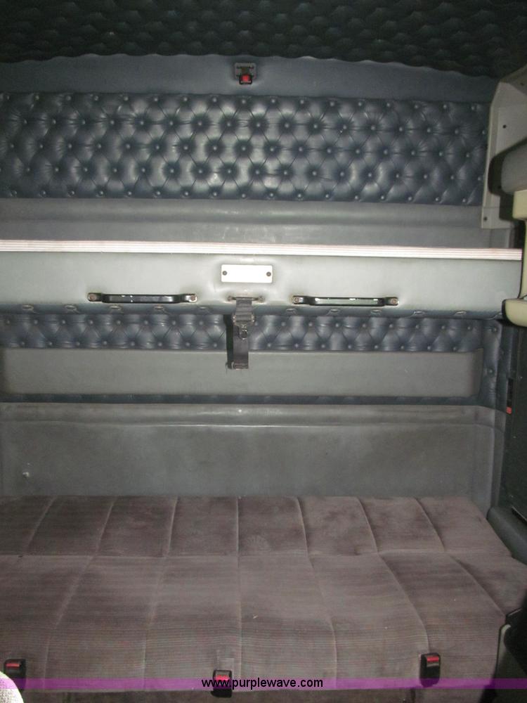 image for item F7075 2000 Kenworth W900 semi truck