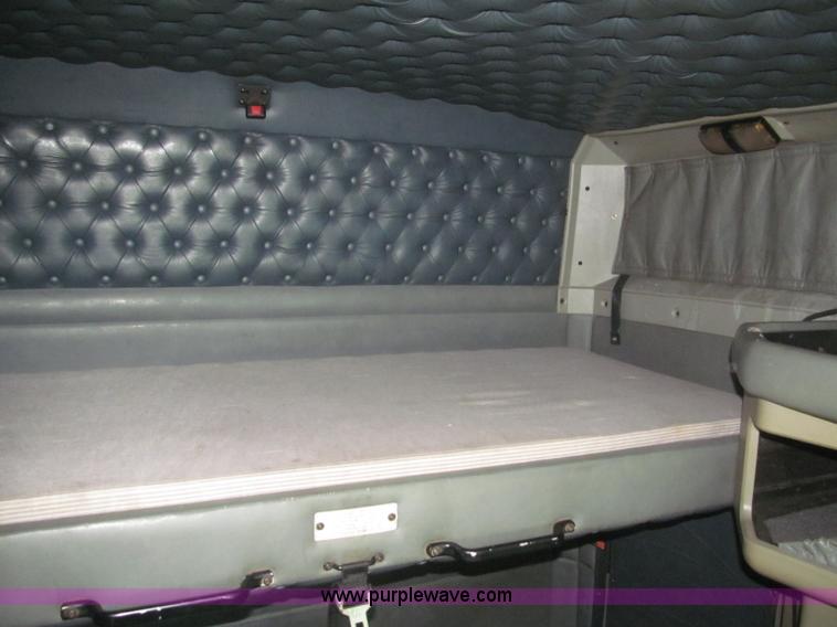 image for item F7075 2000 Kenworth W900 semi truck