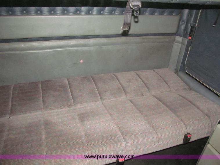 image for item F7075 2000 Kenworth W900 semi truck