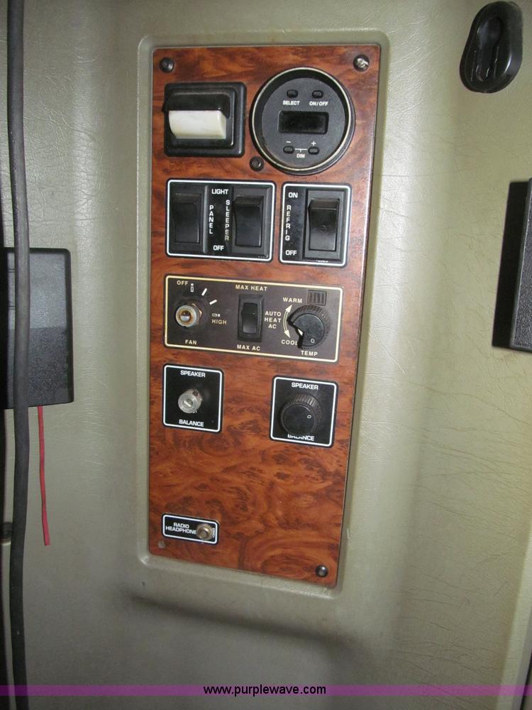 image for item F7075 2000 Kenworth W900 semi truck