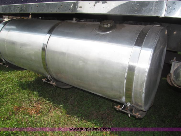 image for item F7075 2000 Kenworth W900 semi truck