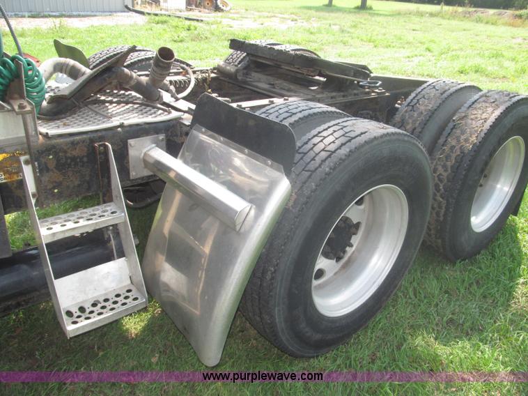 image for item F7075 2000 Kenworth W900 semi truck