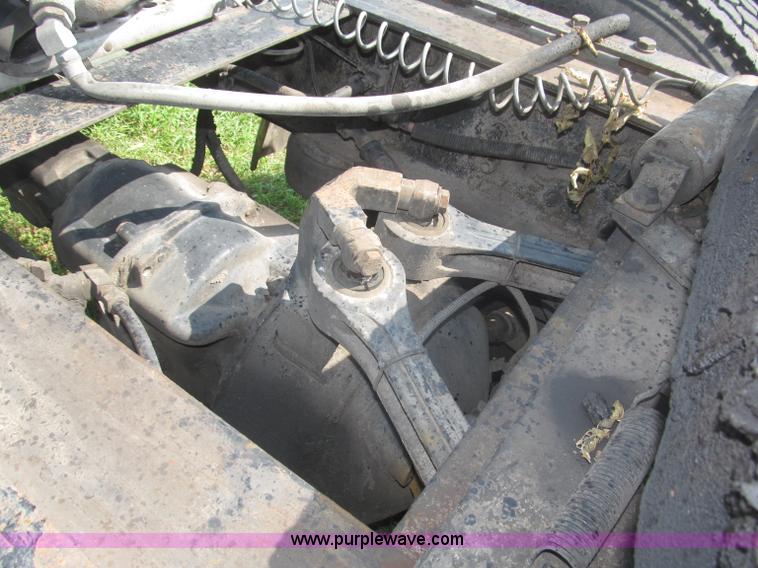 image for item F7075 2000 Kenworth W900 semi truck