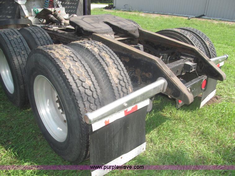 image for item F7075 2000 Kenworth W900 semi truck