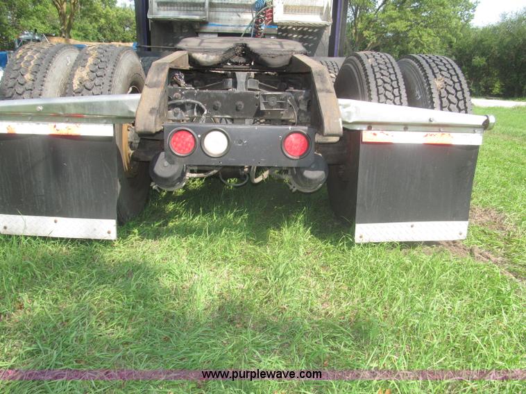 image for item F7075 2000 Kenworth W900 semi truck