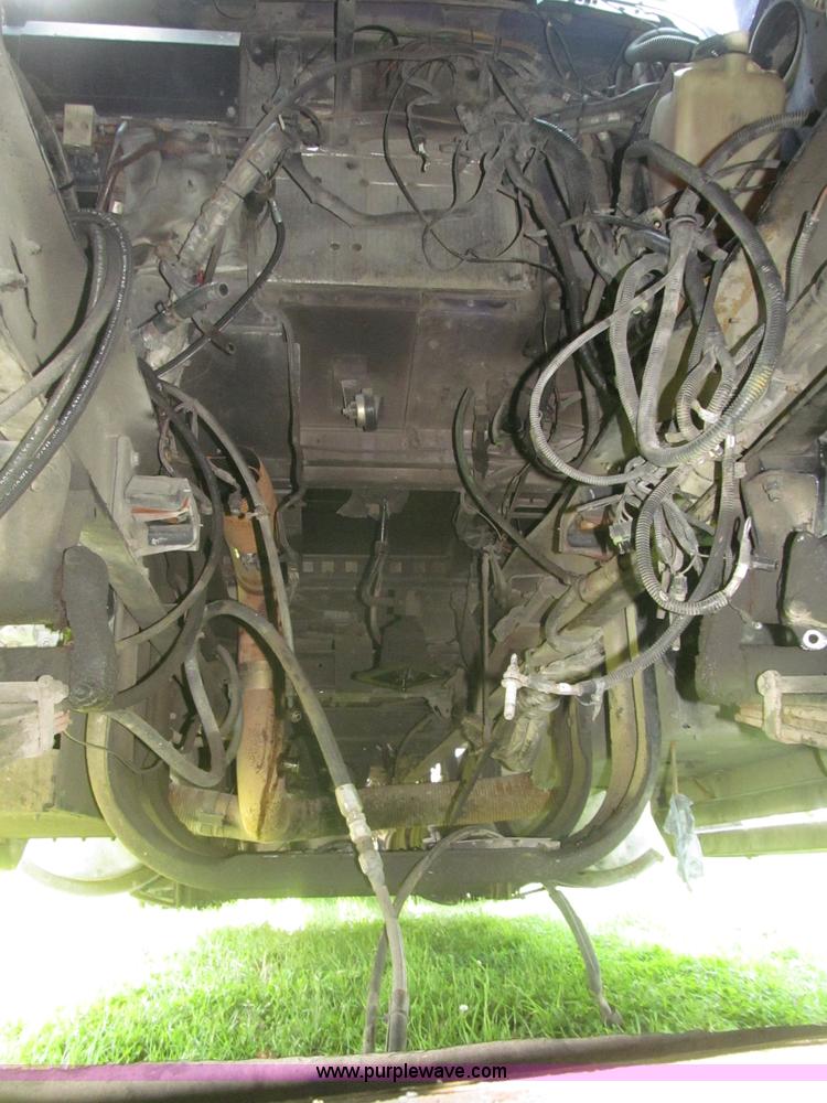 image for item F7075 2000 Kenworth W900 semi truck