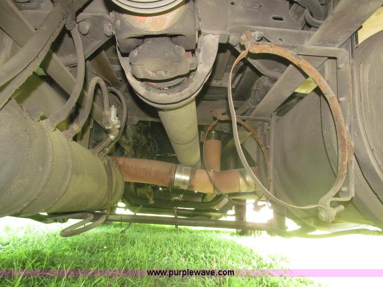 image for item F7075 2000 Kenworth W900 semi truck