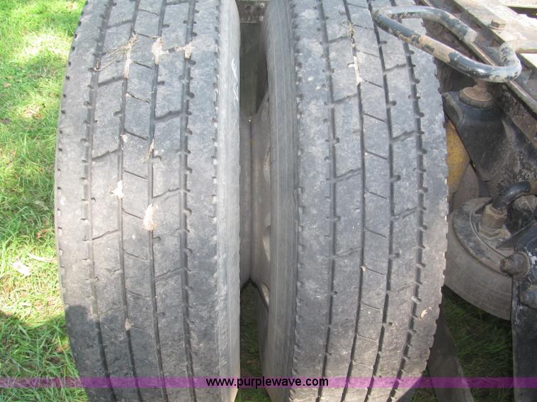 image for item F7075 2000 Kenworth W900 semi truck