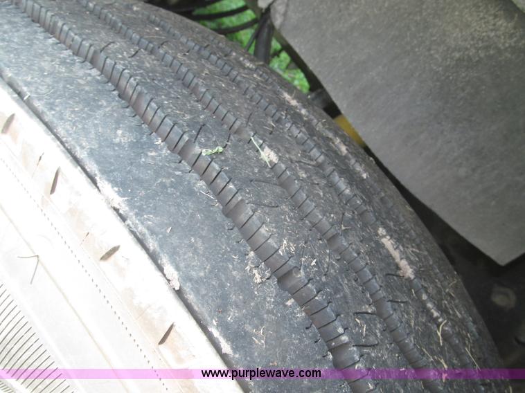 image for item F7075 2000 Kenworth W900 semi truck