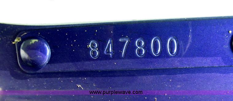 image for item F7075 2000 Kenworth W900 semi truck