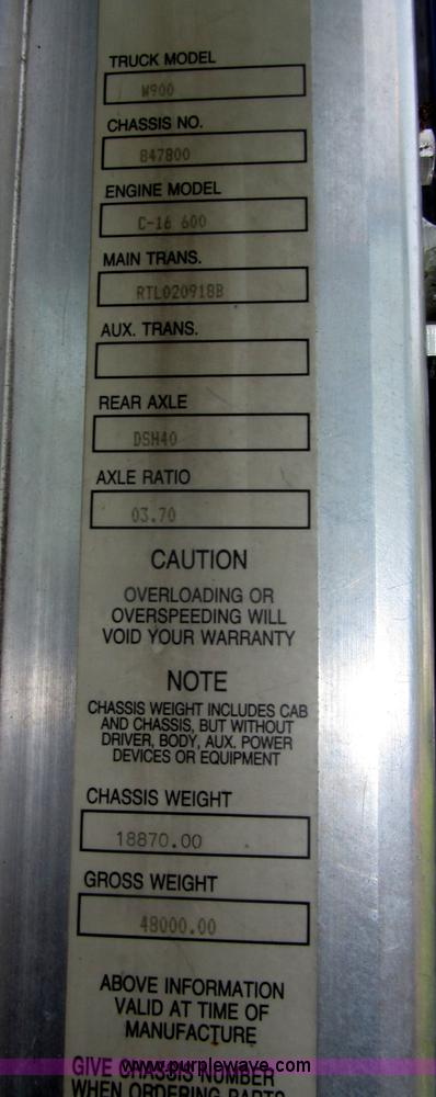 image for item F7075 2000 Kenworth W900 semi truck