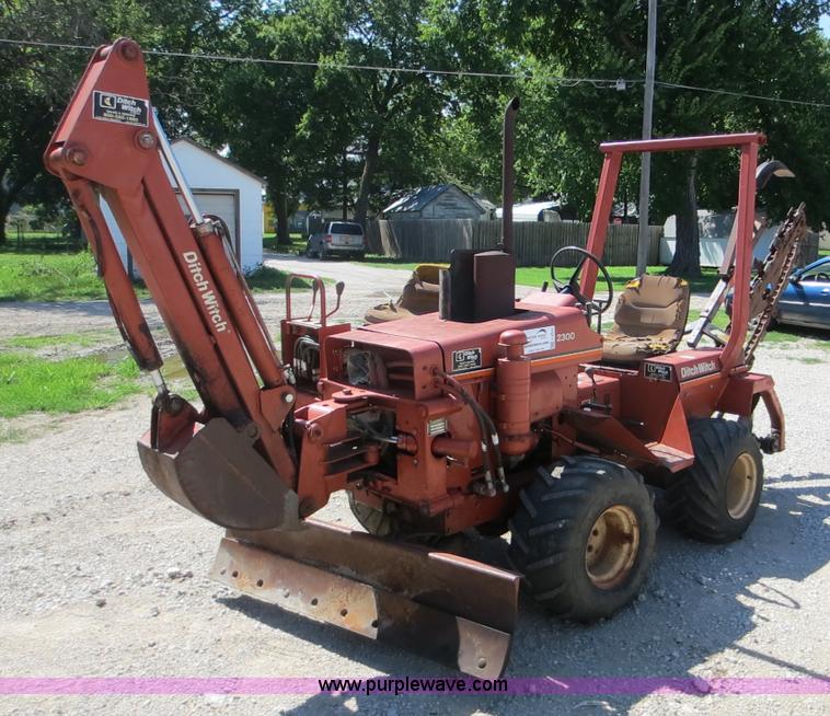 image for item F8002 Ditch Witch 2300 trencher