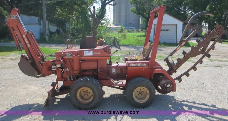 image for item F8002 Ditch Witch 2300 trencher