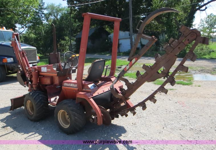 image for item F8002 Ditch Witch 2300 trencher