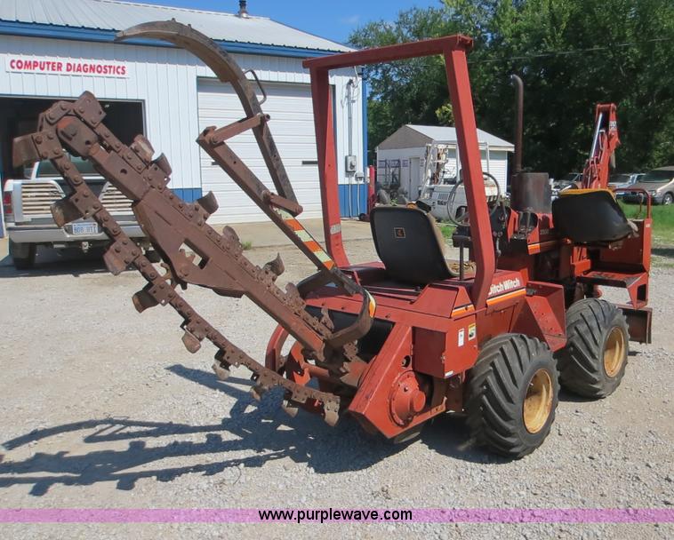 image for item F8002 Ditch Witch 2300 trencher