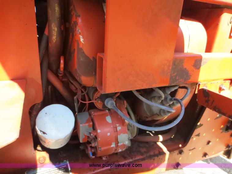 image for item F8002 Ditch Witch 2300 trencher