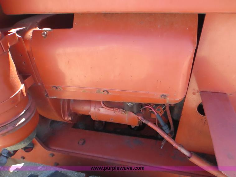 image for item F8002 Ditch Witch 2300 trencher