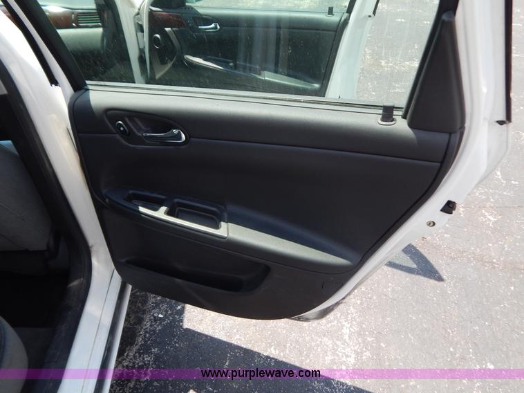 image for item G3299 2007 Chevrolet Impala LS