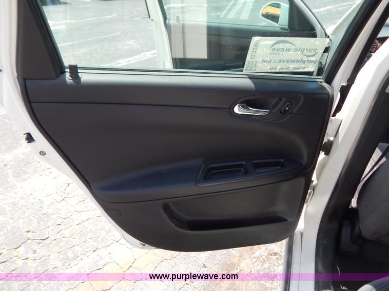 image for item G3299 2007 Chevrolet Impala LS