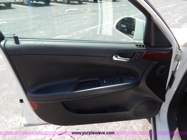 image for item G3299 2007 Chevrolet Impala LS