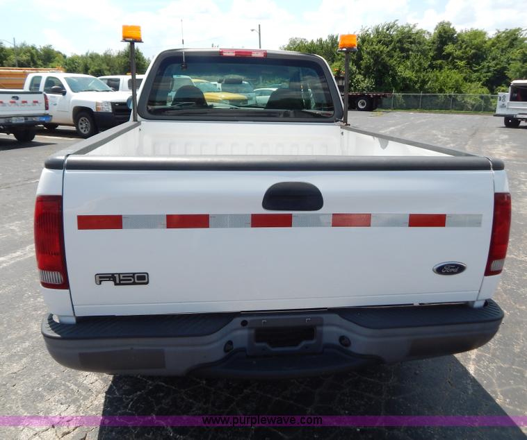 image for item G3300 2002 Ford F150 XL SuperCab pickup truck